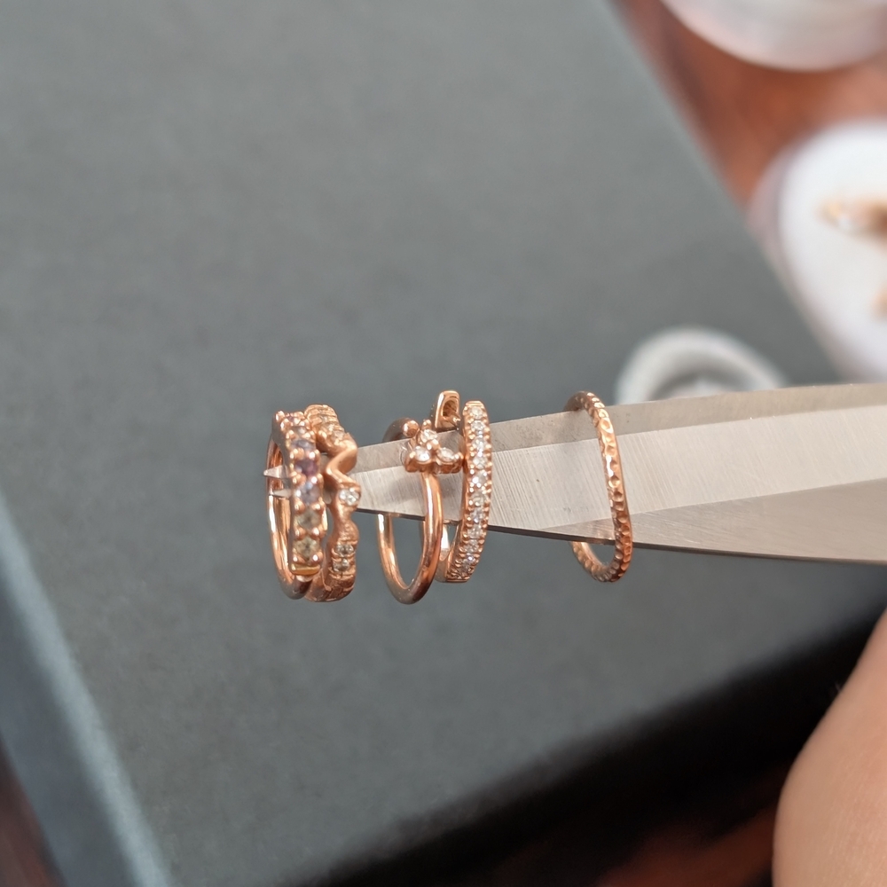 BVLA, Modern Mood, Pupil Hall seamless and clicker hoops, ROSE GOLD